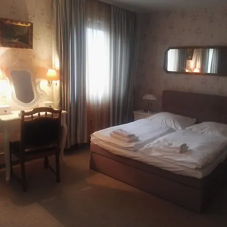 Hotel Zum Studio-3